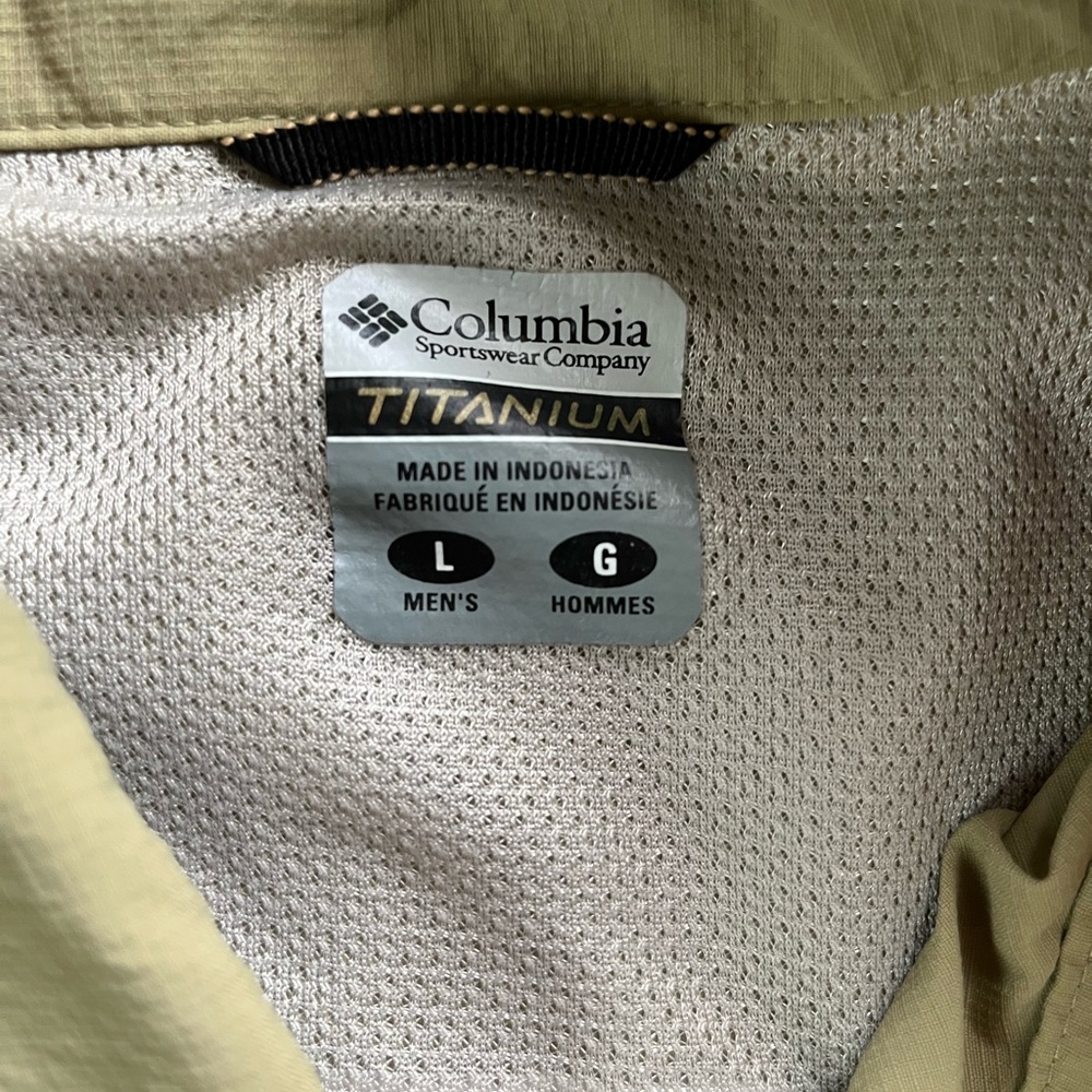 Breathable dress shirt